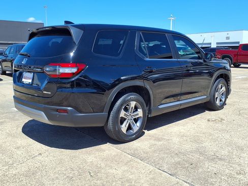 Used 2025 Honda Pilot EX-L image 28