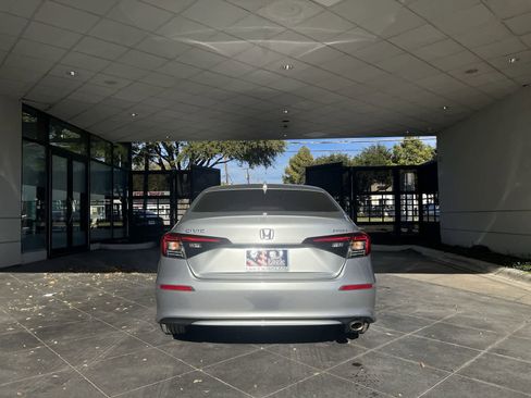 Used 2025 Honda Civic Sport image 5