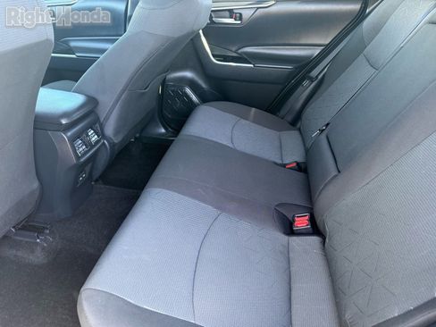 Used 2025 Toyota RAV4 XLE image 26