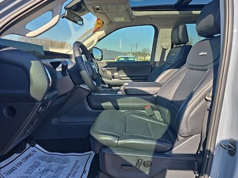 New 2025 Ford Expedition Max Platinum w/ Driver's Package image 15