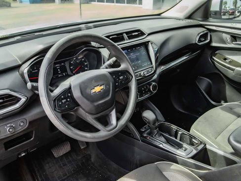 Used 2023 Chevrolet TrailBlazer LT w/ Convenience Package image 9