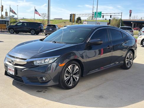 Used 2016 Honda Civic EX-T image 4