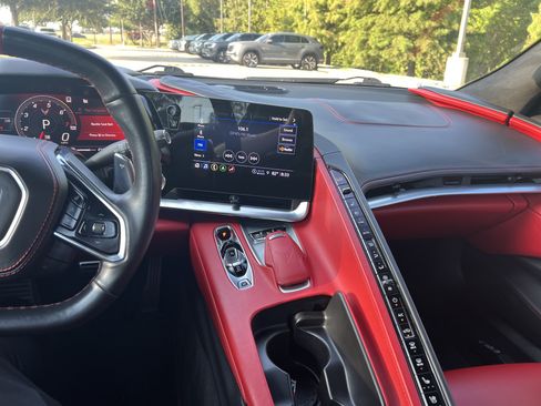 Used 2021 Chevrolet Corvette Stingray Premium Conv w/ Z51 Performance Package RWD image 24