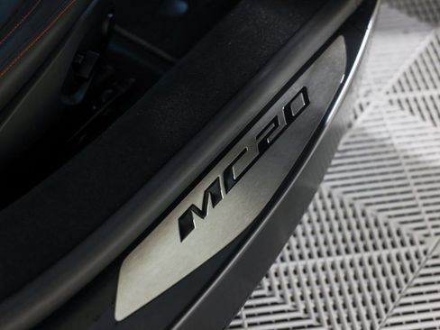 Used 2022 Maserati MC20 Coupe image 23
