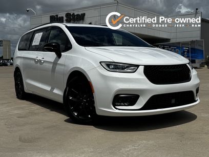 Used 2025 Chrysler Pacifica Limited