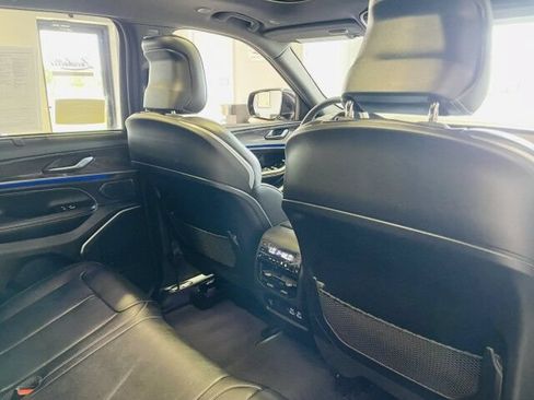Used 2023 Jeep Grand Cherokee Overland w/ Luxury Tech Group IV AWD/4WD image 11