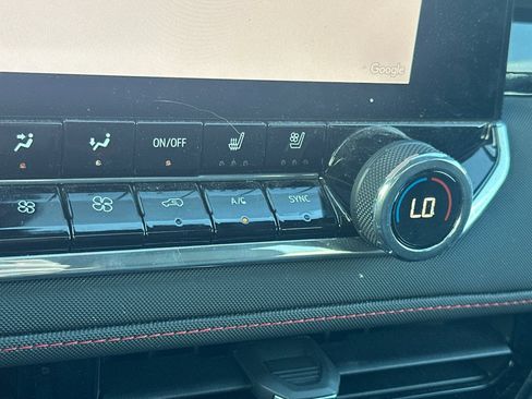 Used 2024 Chevrolet Colorado Z71 w/ Z71 Convenience Package 2 AWD/4WD image 29