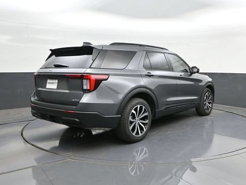 Used 2025 Ford Explorer ST-Line AWD/4WD image 11