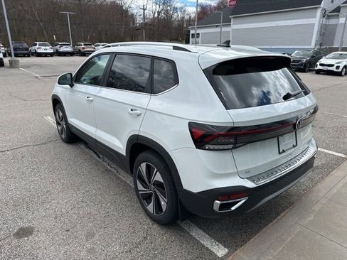 New 2026 Volkswagen Taos SE AWD/4WD image 5