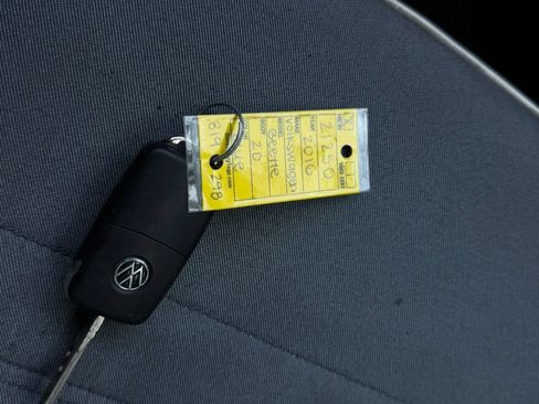 Used 2016 Volkswagen Beetle 1.8T Denim FWD image 31