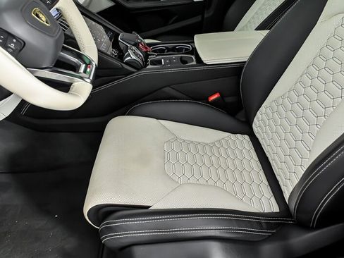 Used 2022 Lamborghini Urus AWD/4WD image 18