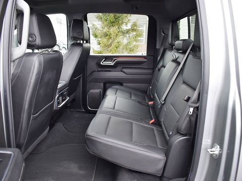 Used 2025 GMC Sierra 2500 Denali image 7