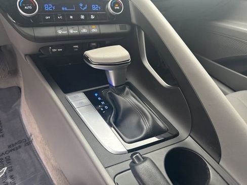 Used 2023 Hyundai Elantra SEL image 27
