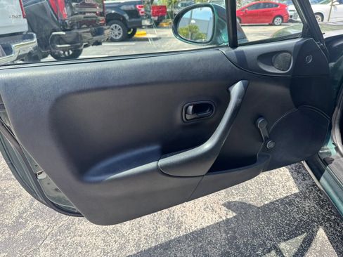 Used 1999 MAZDA MX-5 Miata RWD image 32