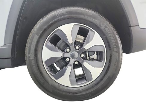 Used 2023 Jeep Grand Cherokee 4WD 4xe w/ Luxury Tech Group II image 44