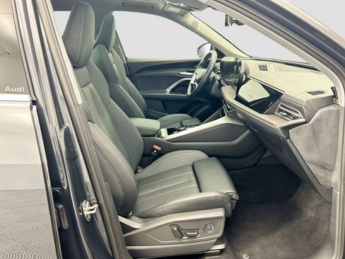 Certified 2025 Audi Q5 2.0T Premium Plus w/ Premium Plus image 19