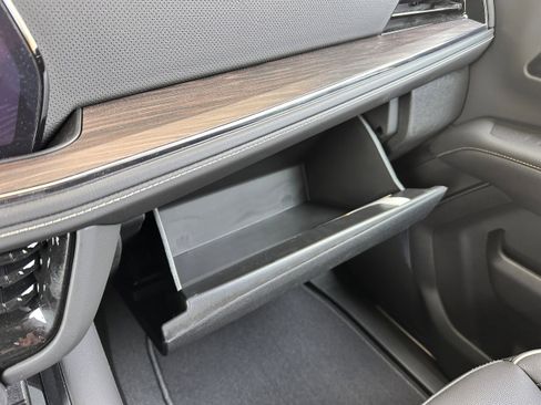 New 2025 Chevrolet Suburban Premier w/ LPO, Illumination Package image 21