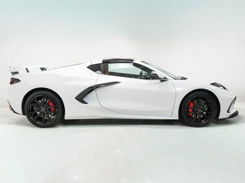 Used 2023 Chevrolet Corvette Stingray Premium Cpe w/ Z51 Performance Package RWD image 9