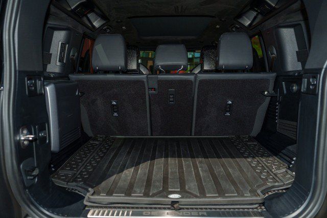 Used 2025 Land Rover Defender 110 AWD/4WD image 19