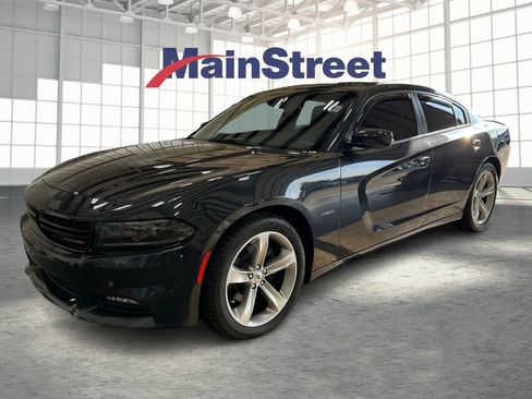 Used 2018 Dodge Charger R/T RWD image 1