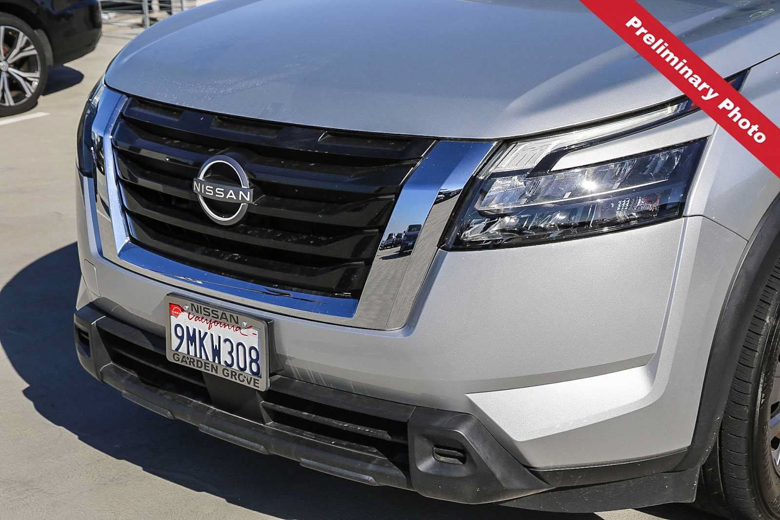 Used 2024 Nissan Pathfinder S FWD image 5