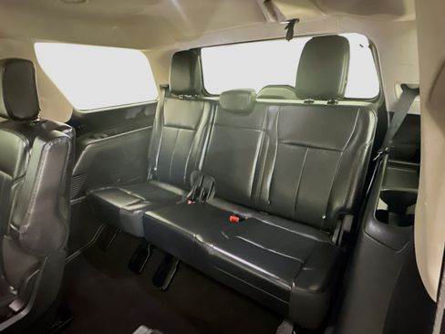 Used 2024 Ford Expedition XLT image 29