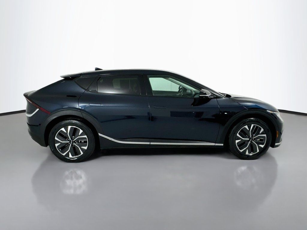 Used 2024 Kia EV6 Light RWD image 9