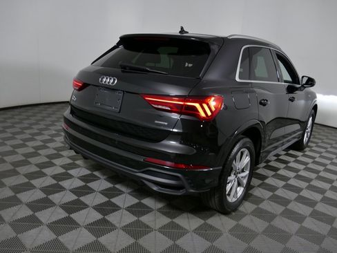 Used 2024 Audi Q3 2.0T Premium image 3