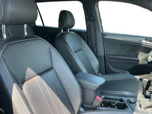 Used 2023 Volkswagen Tiguan SE R-Line AWD/4WD image 16