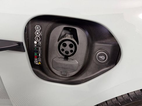 Certified 2026 Porsche Taycan GTS AWD/4WD image 47