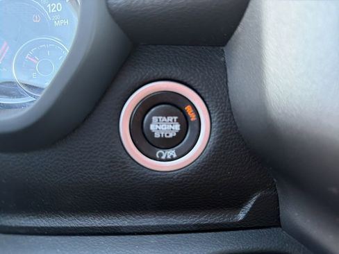 Used 2024 RAM 2500 Big Horn AWD/4WD image 34