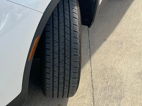 Used 2025 Chevrolet Blazer LT image 9