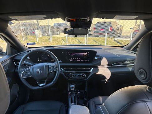 Used 2025 Buick Envista Sport Touring image 31