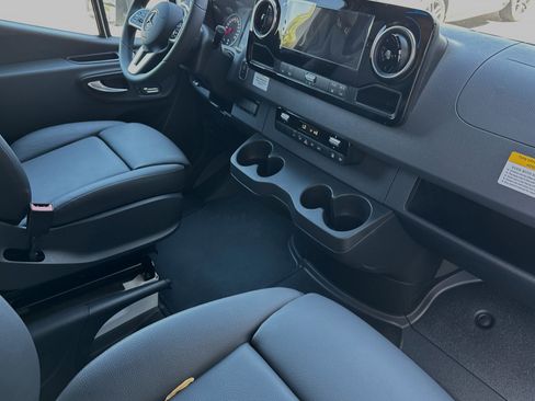 New 2024 Mercedes-Benz Sprinter 4500 image 16