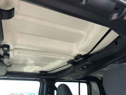 New 2026 Jeep Gladiator Sport AWD/4WD image 23