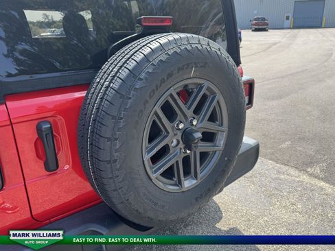 Used 2024 Jeep Wrangler Sport S image 22