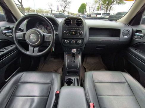 Used 2015 Jeep Patriot High Altitude FWD image 22
