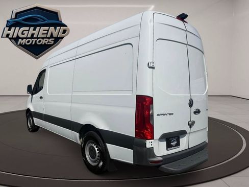 Used 2022 Mercedes-Benz Sprinter 2500 image 4