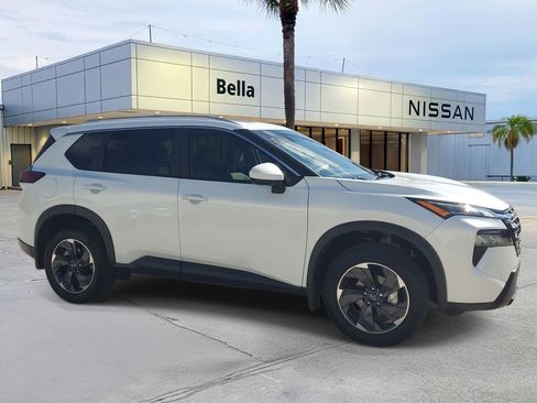 Certified 2026 Nissan Rogue SV w/ SV Premium Package FWD image 9