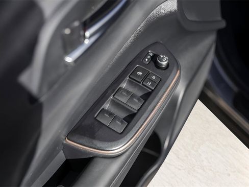 Used 2023 Toyota Crown Limited image 22