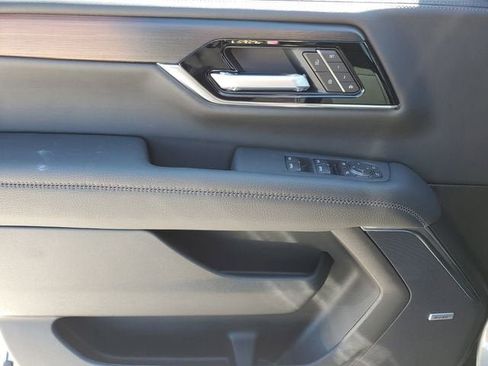 New 2026 GMC Yukon XL Denali w/ Sun & Power Step Package AWD/4WD image 17