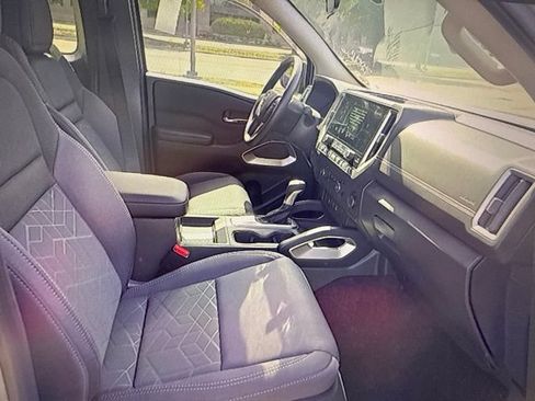 Used 2025 Nissan Frontier SV RWD image 12