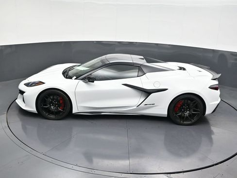 Used 2025 Chevrolet Corvette Z06 image 15