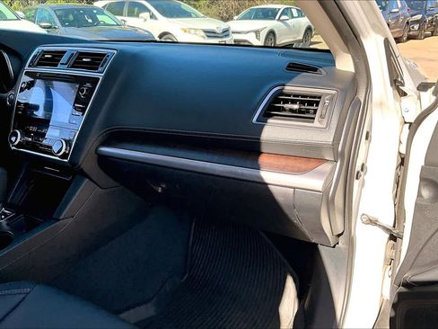 Used 2018 Subaru Outback 3.6R Limited image 18