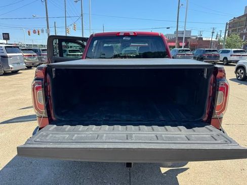 Used 2017 GMC Sierra 1500 SLT w/ SLT Premium Package AWD/4WD image 10
