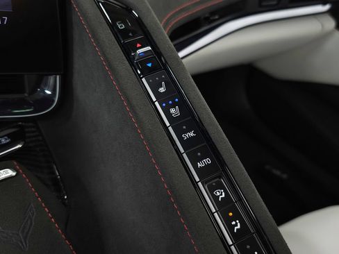 Used 2023 Chevrolet Corvette Stingray Premium Conv RWD image 38