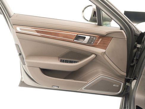 Certified 2023 Porsche Panamera 4 Platinum Edition image 20