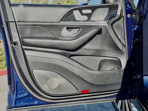 Used 2025 Mercedes-Benz Maybach GLS 600 4MATIC image 18