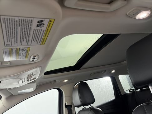 Used 2013 Ford Escape Titanium w/ Parking Technology Pkg FWD image 18