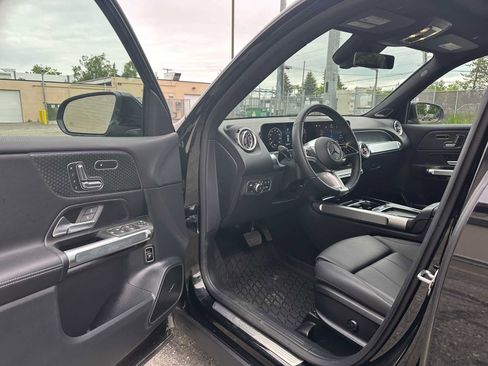Used 2024 Mercedes-Benz GLB 250 GLB 250 image 21